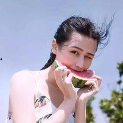 最丑吃瓜女孩头像